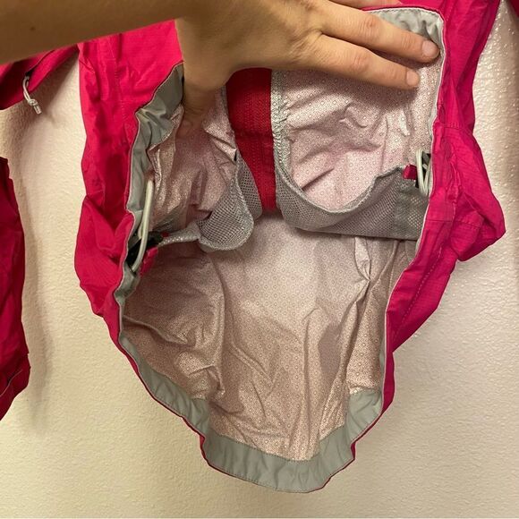The North Face women’s Hyvent 2.5L waterproof nylon rain Jacket hot pink - S - Picture 11 of 14